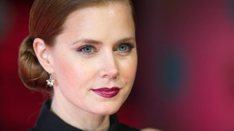 Exclusive: Amy Adams Breaks Down and Tells 7 Year Old Daughter the Facts of Life: Mom’s a Movie Star