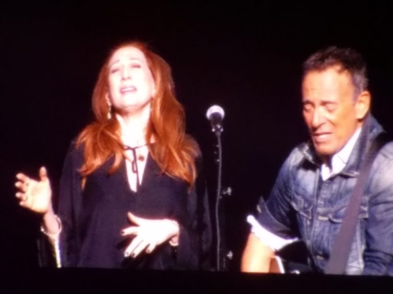 Bruce Springsteen and Patti Scialfa Take A Night Off from Broadway to Stand Up for Heroes