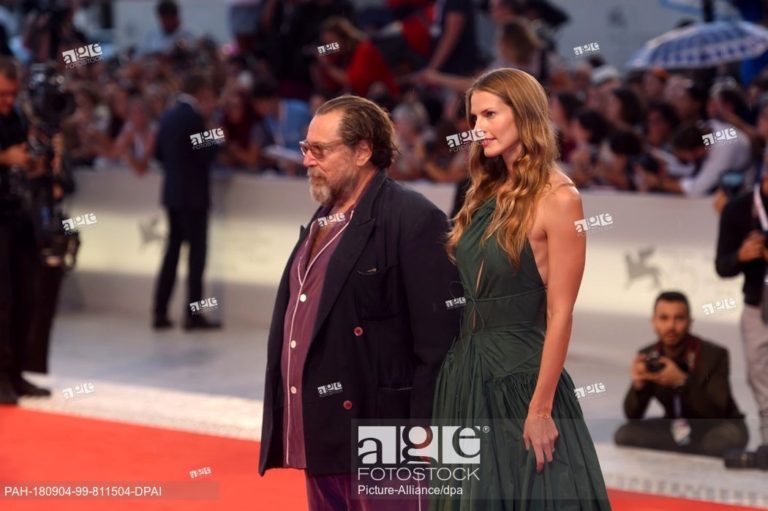 Exclusive: Famed Artist and Director Julian Schnabel Marries for a Third Time, to Interior Designer-Film Editor Louise Kugelberg