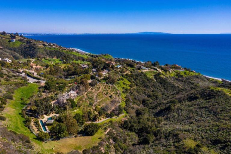 Mel Gibson Still Can’t Unload Malibu Estate, Slashes Price by $2.5 Million After 2 Years on the Market