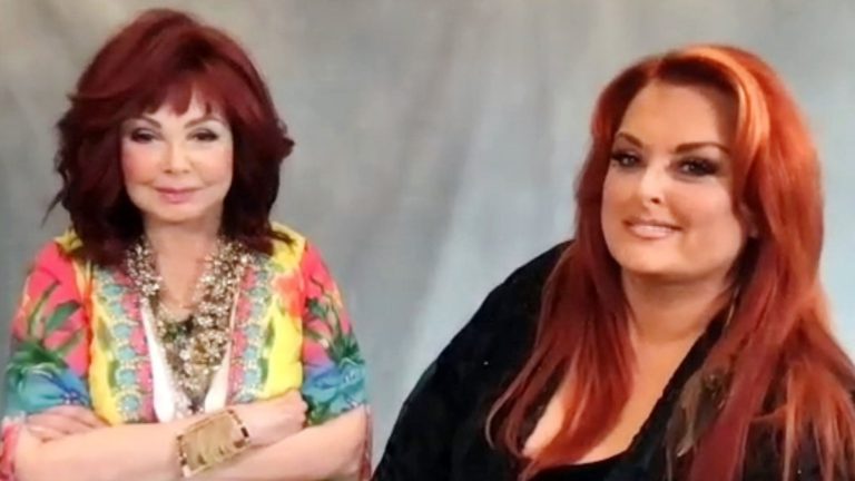 Famed Country Singer Naomi Judd Dead, Daughters Say, from “Mental Illness”: “We are in unknown territory”