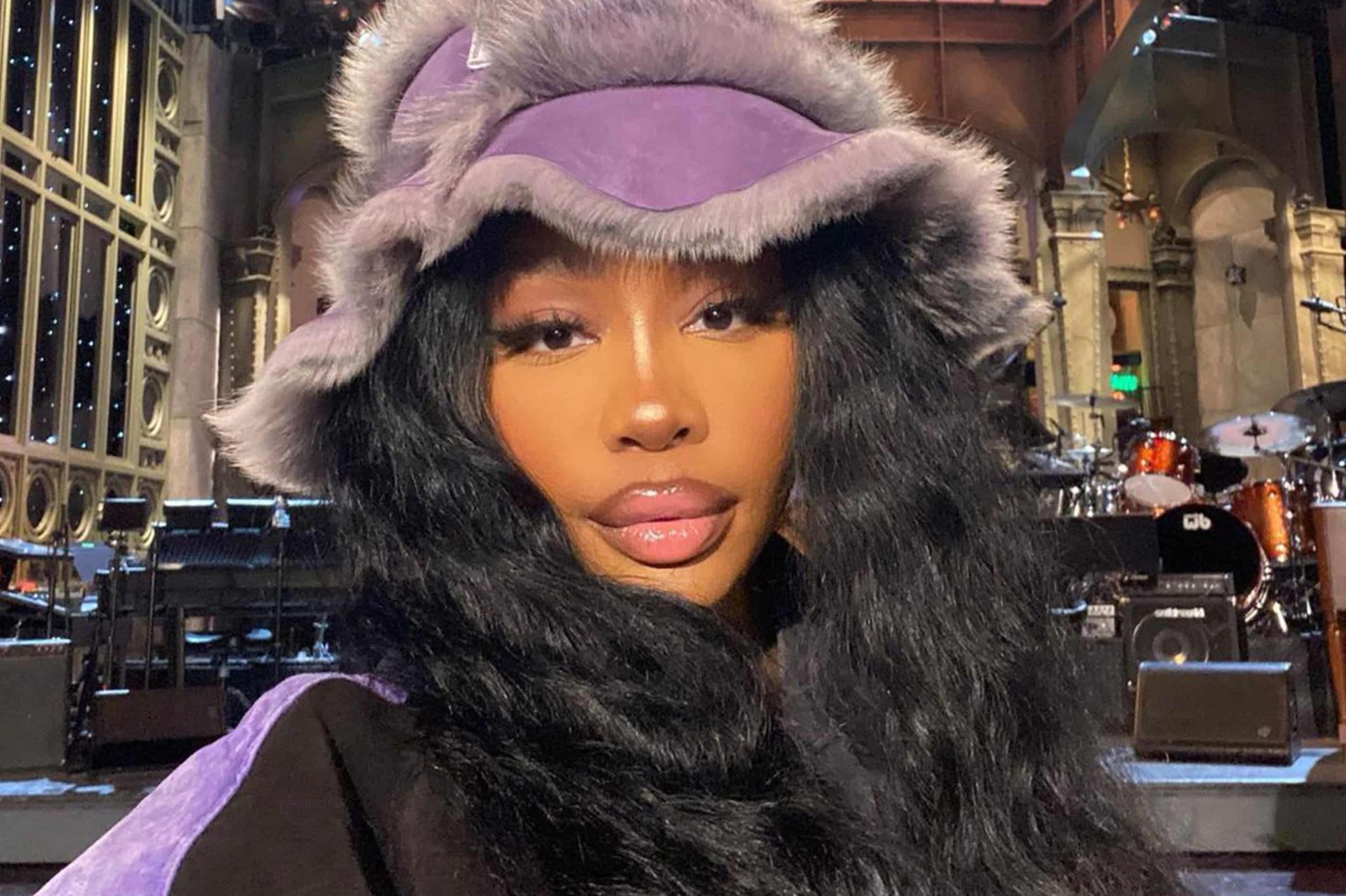 R&B Singer SZA Is "Changing Some Mixes" on New Album She Dropped on